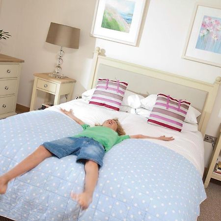 Swandown Lodges Chard Buitenkant foto