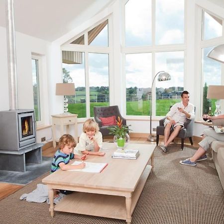 Swandown Lodges Chard Buitenkant foto