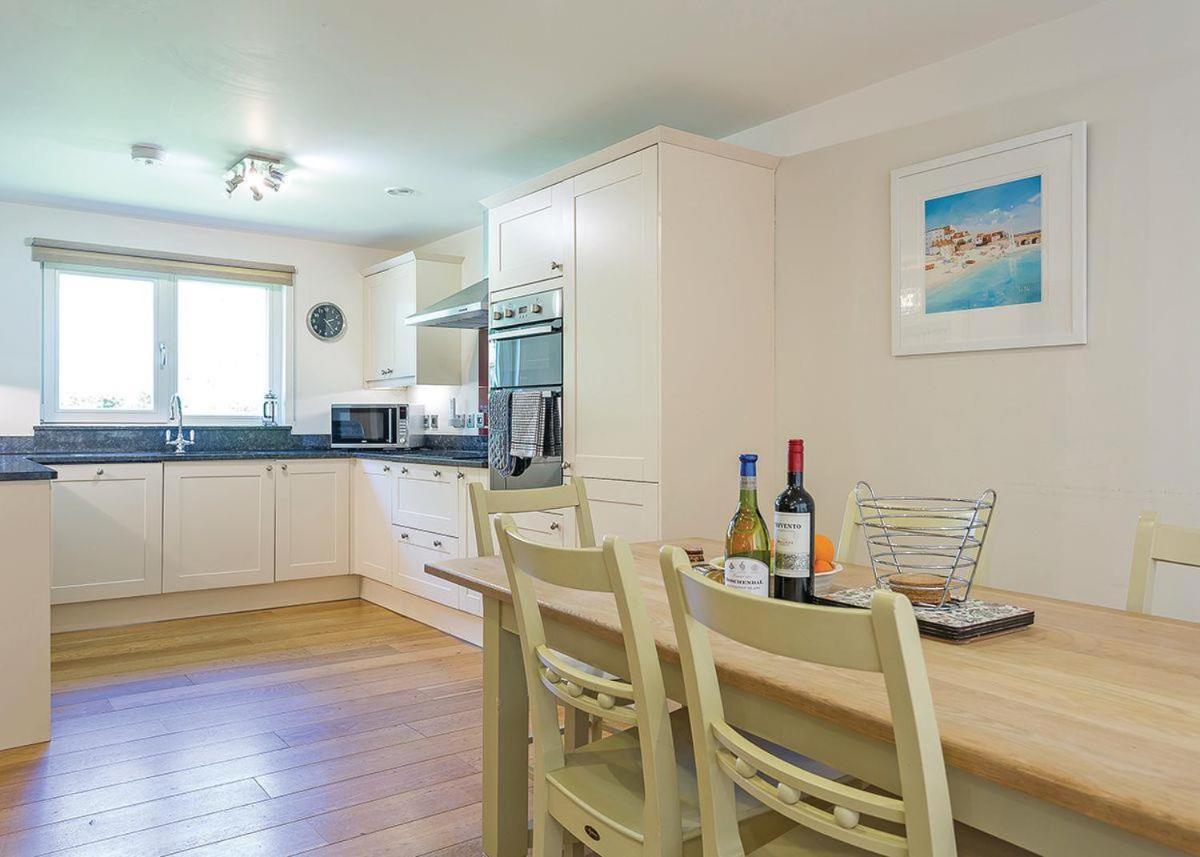 Swandown Lodges Chard Buitenkant foto