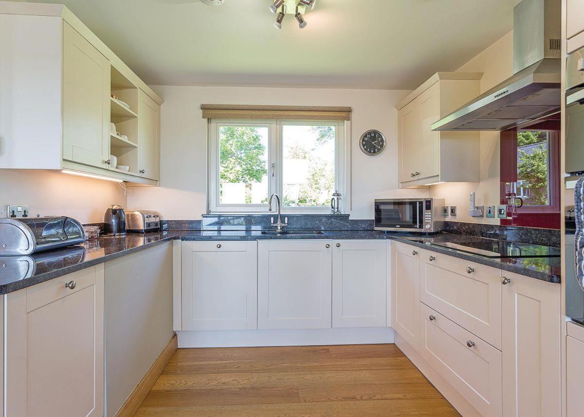 Swandown Lodges Chard Buitenkant foto