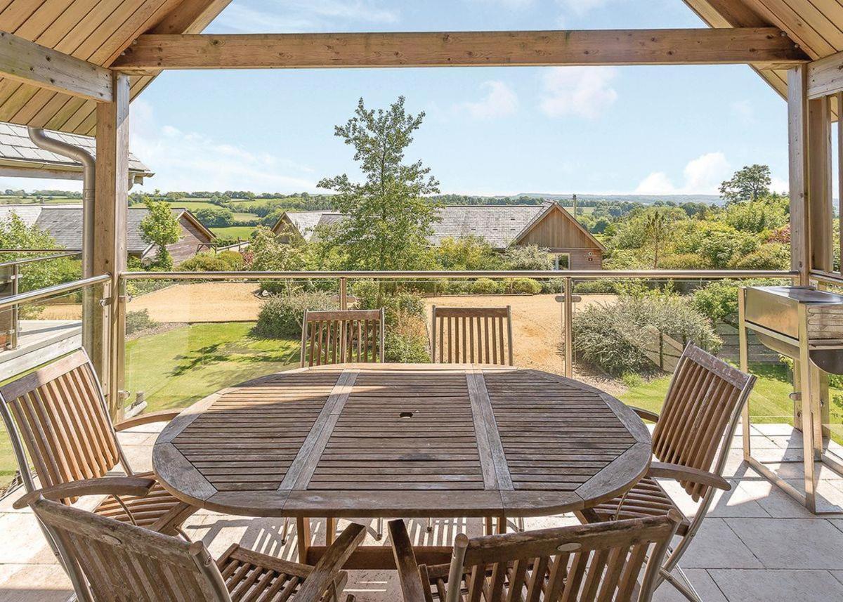 Swandown Lodges Chard Buitenkant foto