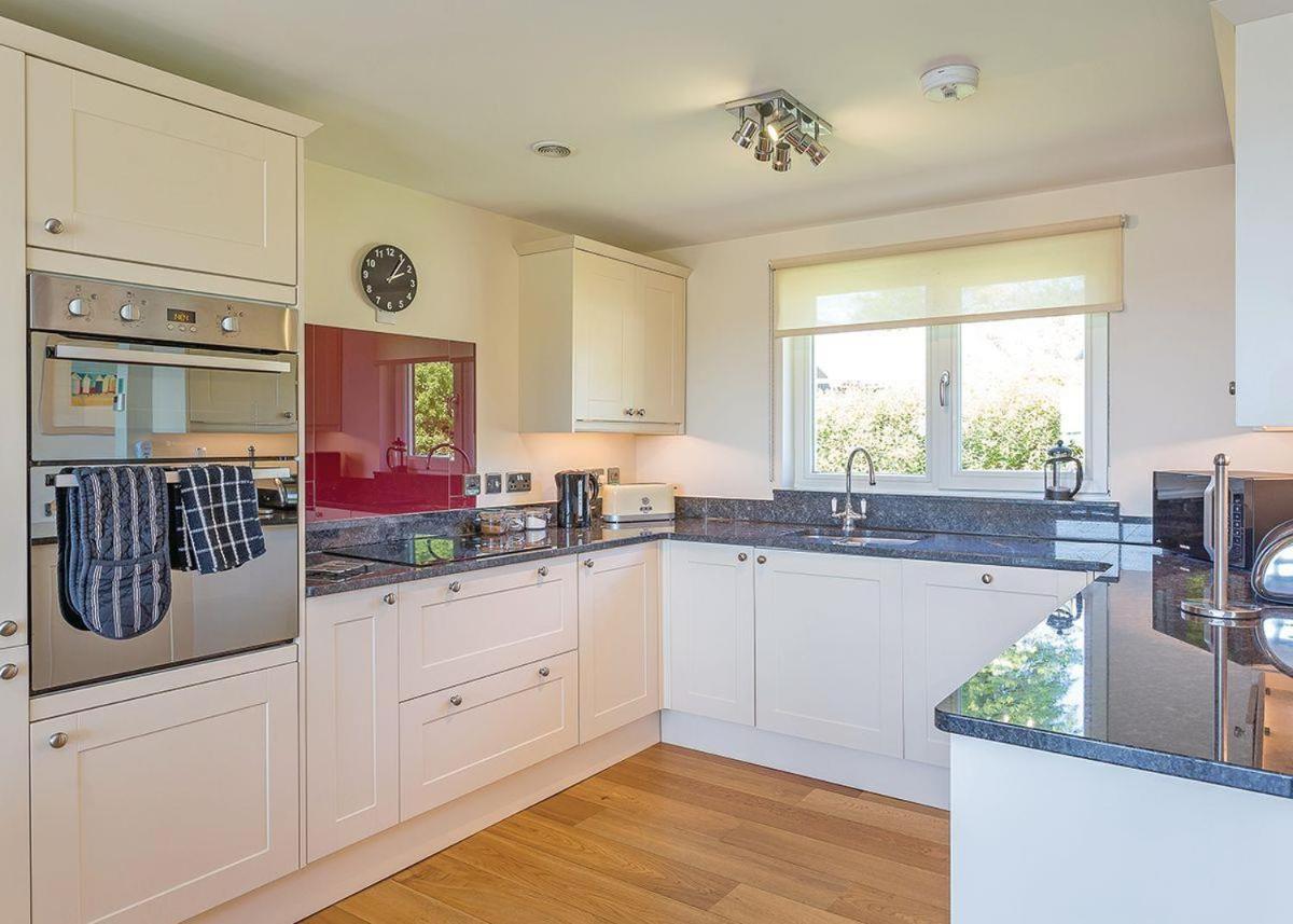 Swandown Lodges Chard Buitenkant foto