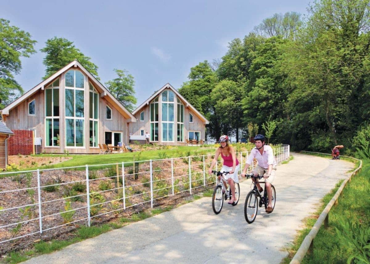 Swandown Lodges Chard Buitenkant foto