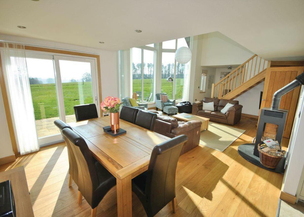 Swandown Lodges Chard Buitenkant foto